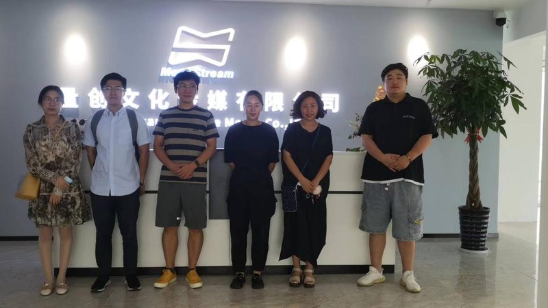 以下是一些知名的影视制作培训机构，供您参考：